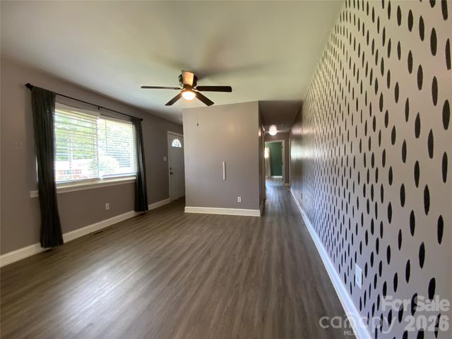 325 Glenwood Drive, Mooresville, NC 28115