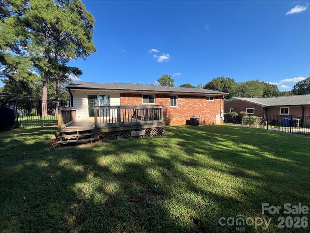 325 Glenwood Drive, Mooresville, NC 28115