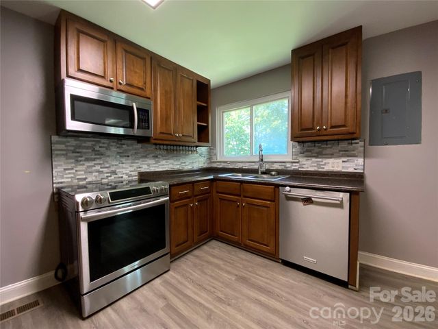 325 Glenwood Drive, Mooresville, NC 28115