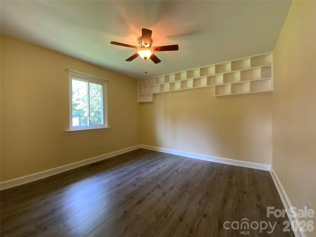 325 Glenwood Drive, Mooresville, NC 28115