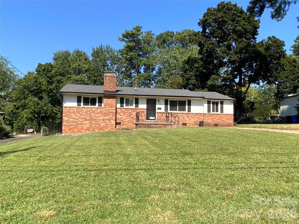 325 Glenwood Drive, Mooresville, NC 28115