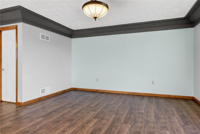 814 Cleardale Dr, Hempfield Twp, PA 15601