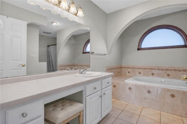 814 Cleardale Dr, Hempfield Twp, PA 15601