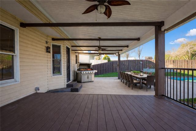 814 Cleardale Dr, Hempfield Twp, PA 15601