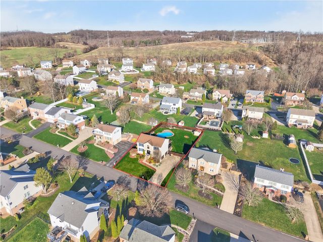 814 Cleardale Dr, Hempfield Twp, PA 15601