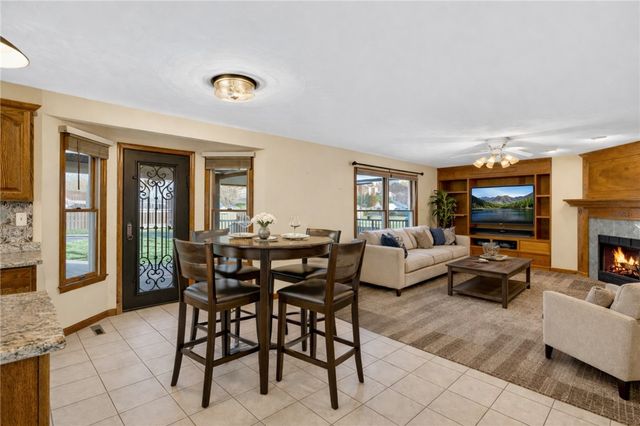 814 Cleardale Dr, Hempfield Twp, PA 15601