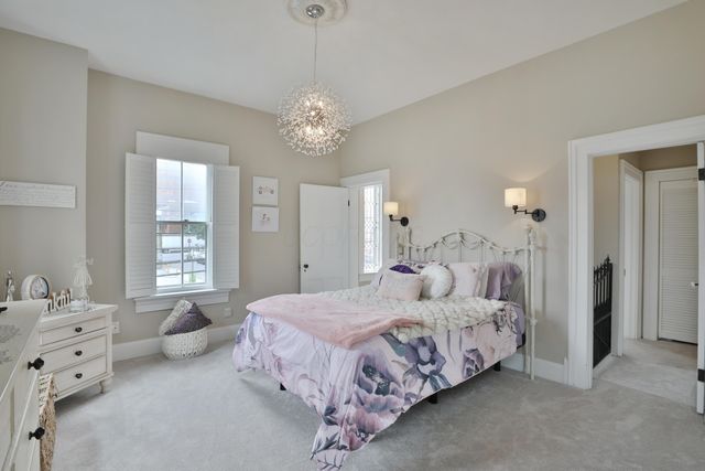 31 E Blenkner Street, Columbus, OH 43215