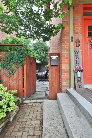 31 E Blenkner Street, Columbus, OH 43215