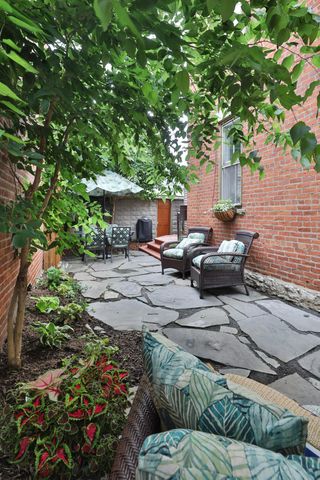 31 E Blenkner Street, Columbus, OH 43215