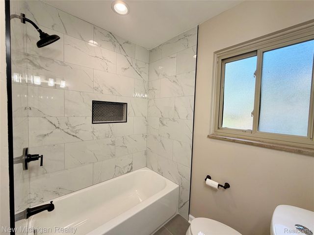 22111 Gardner Street, Oak Park, MI 48237
