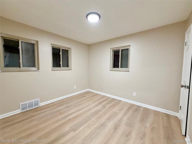 22111 Gardner Street, Oak Park, MI 48237