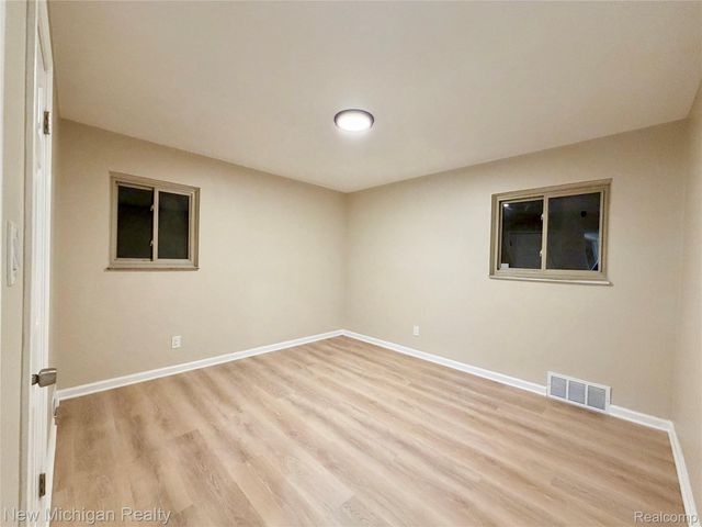 22111 Gardner Street, Oak Park, MI 48237