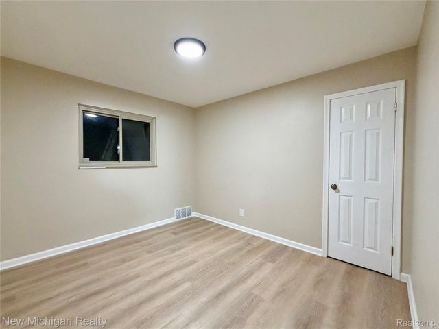 22111 Gardner Street, Oak Park, MI 48237