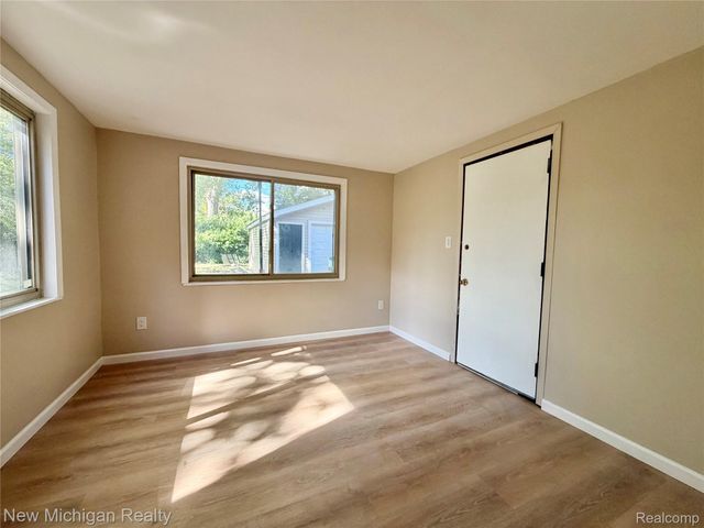 22111 Gardner Street, Oak Park, MI 48237