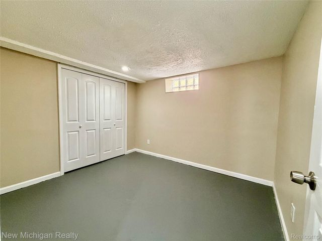22111 Gardner Street, Oak Park, MI 48237