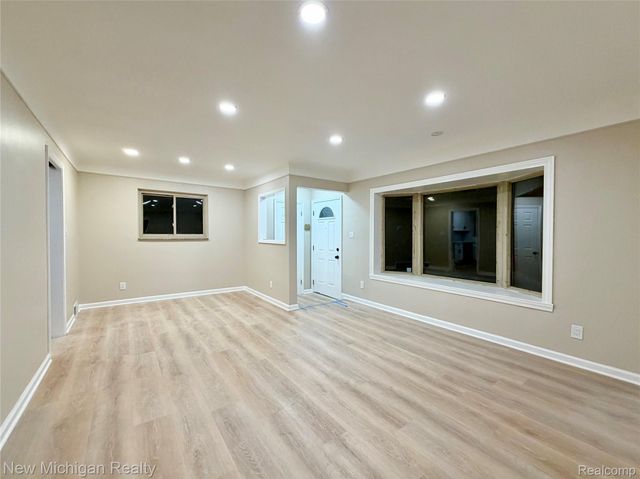22111 Gardner Street, Oak Park, MI 48237