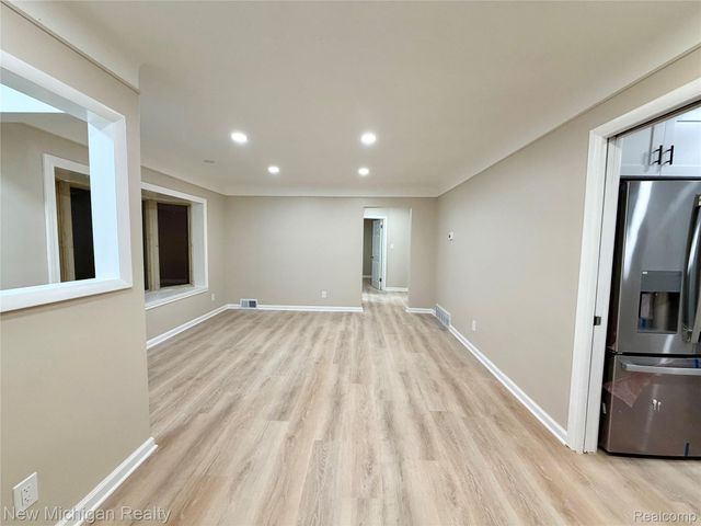 22111 Gardner Street, Oak Park, MI 48237