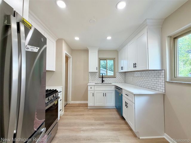 22111 Gardner Street, Oak Park, MI 48237