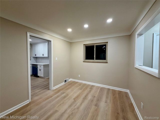 22111 Gardner Street, Oak Park, MI 48237
