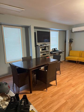 129 Nassau Lane, Island Park, NY 11558