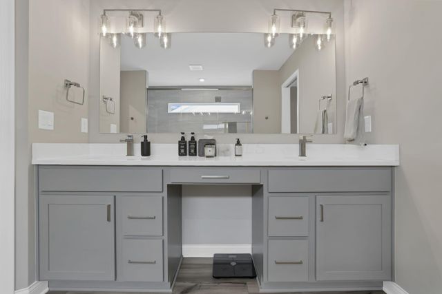 300 Harness Way, Delaware, OH 43015