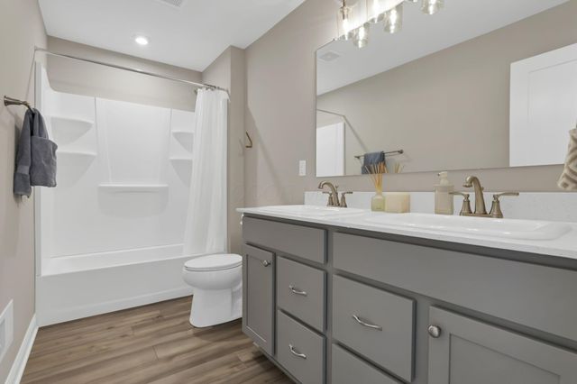 300 Harness Way, Delaware, OH 43015