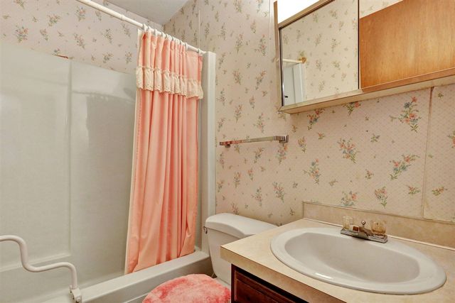 7701 Laurie Lane, Saginaw, MI 48609