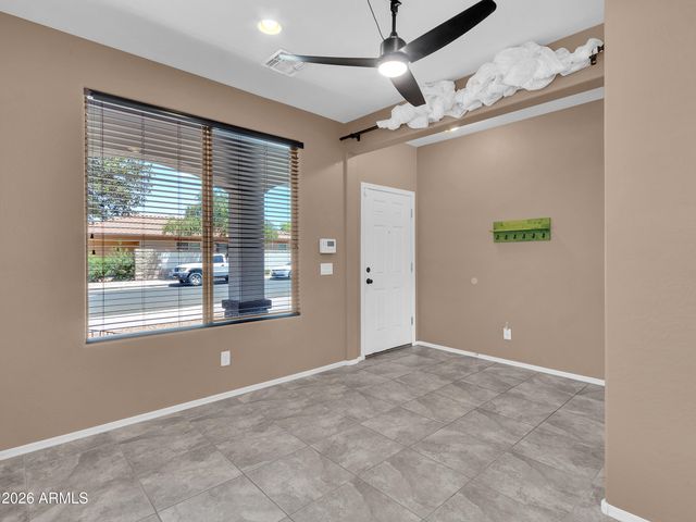 2307 W DESERT Lane, Phoenix, AZ 85041