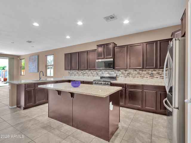 2307 W DESERT Lane, Phoenix, AZ 85041