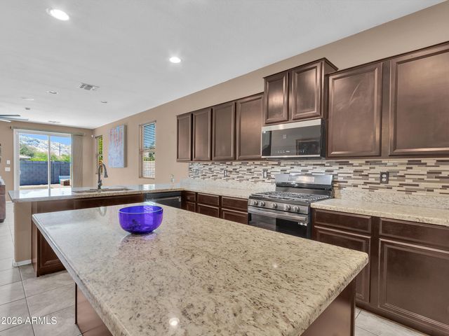 2307 W DESERT Lane, Phoenix, AZ 85041
