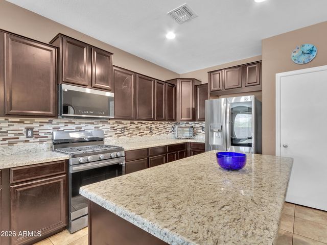 2307 W DESERT Lane, Phoenix, AZ 85041