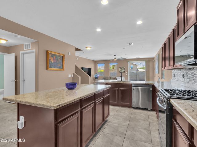 2307 W DESERT Lane, Phoenix, AZ 85041