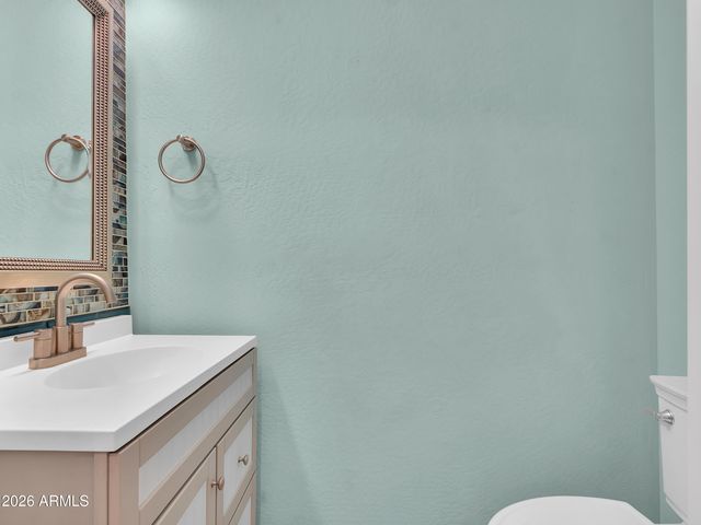 2307 W DESERT Lane, Phoenix, AZ 85041