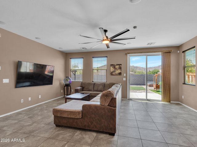 2307 W DESERT Lane, Phoenix, AZ 85041