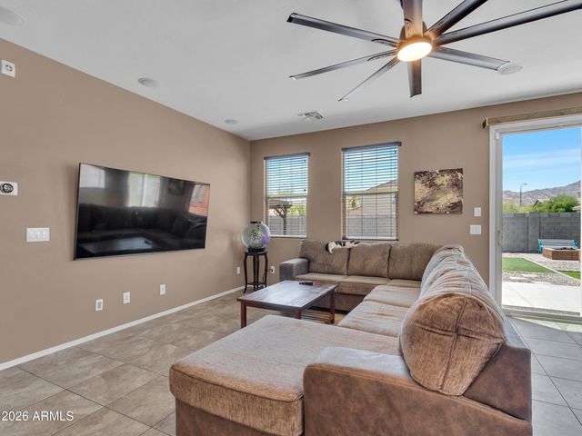 2307 W DESERT Lane, Phoenix, AZ 85041