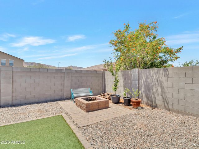 2307 W DESERT Lane, Phoenix, AZ 85041