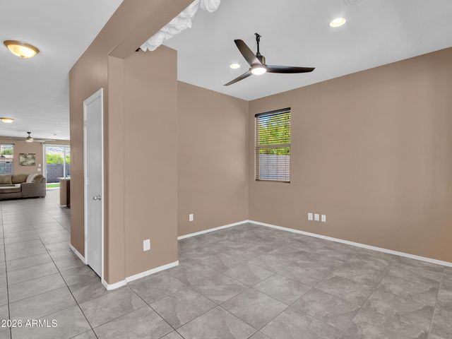 2307 W DESERT Lane, Phoenix, AZ 85041