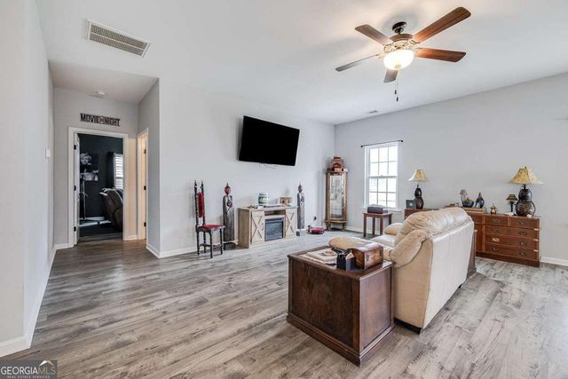 25 Swallow Tail Circle, Savannah, GA 31405