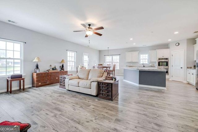 25 Swallow Tail Circle, Savannah, GA 31405