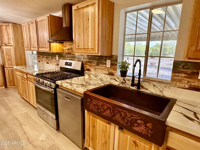 80 ACR 8050 Road, Concho, AZ 85924