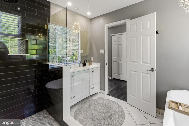 65 FOX HOLLOW LN, Sewell, NJ 08080