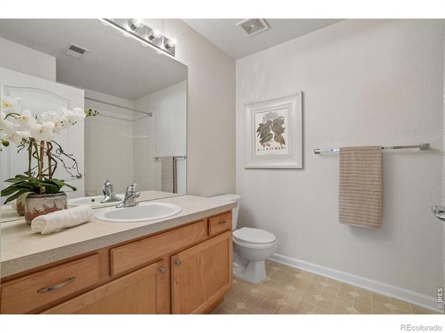 4715 Hahns Peak Drive 201, Loveland, CO 80538
