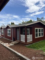 826 Chester Avenue, Bremerton, WA 98337