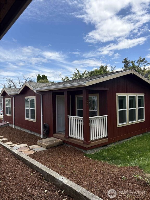 826 Chester Avenue, Bremerton, WA 98337