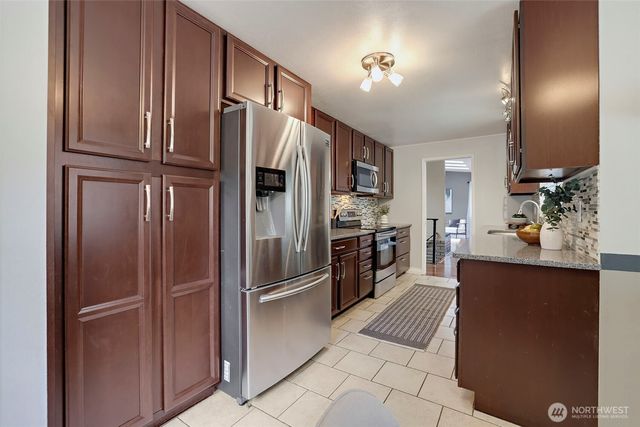 16106 Densmore Avenue N, Shoreline, WA 98133