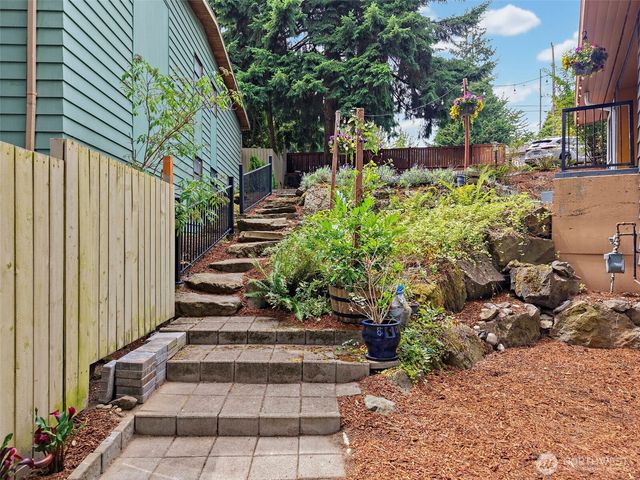 16106 Densmore Avenue N, Shoreline, WA 98133