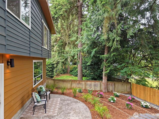 16106 Densmore Avenue N, Shoreline, WA 98133