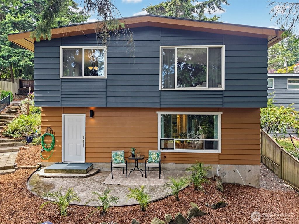 16106 Densmore Avenue N, Shoreline, WA 98133