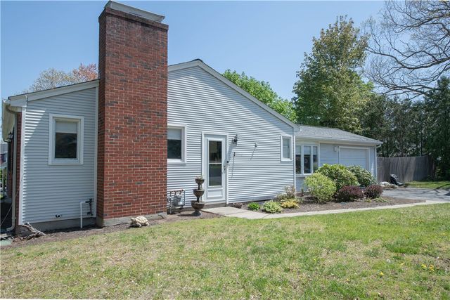 1 Knollwood Drive, Cumberland, RI 02864