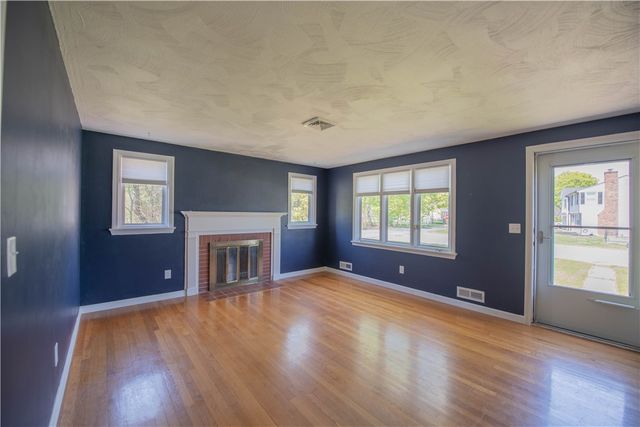 1 Knollwood Drive, Cumberland, RI 02864
